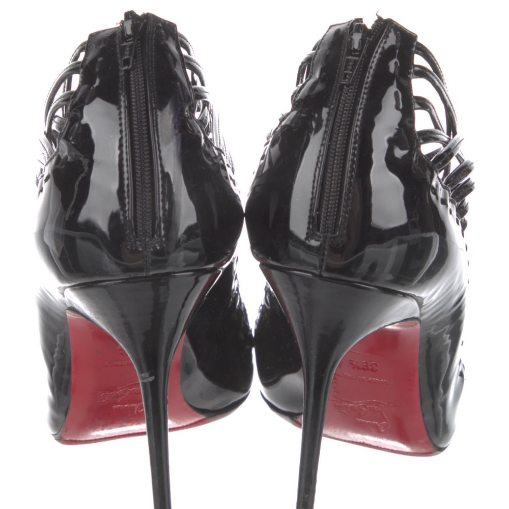 Elegant Black Strappy Heels - Picture 5 of 5